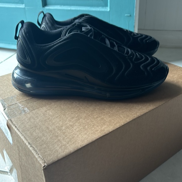 Men’s Nike Air Max 720 Size 10 - Picture 2 of 9